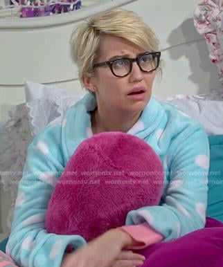 Riley's blue polka dot robe on Baby Daddy