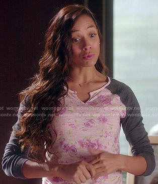 Rosie's pink and grey floral tee on Devious Maids