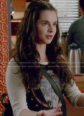 Bay’s black and white graphic tee on Switched at Birth