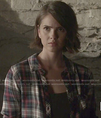 Malia's navy and red plaid shirt on Teen Wolf