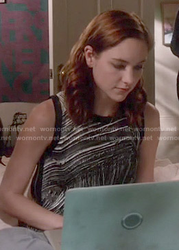 Brenna's black and white printed top on Chasing Life