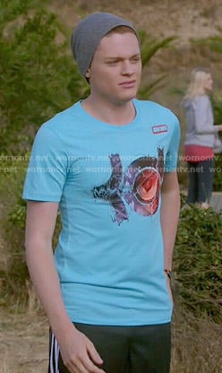Emmett’s blue speaker graphic tee on Switched at Birth