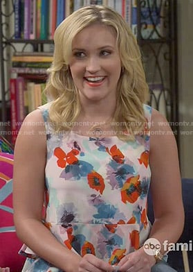 Gabi's floral ruffle hem top on Young and Hungry