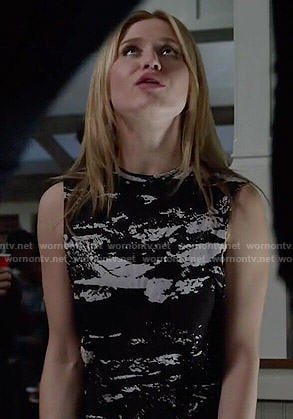 Amy's black and white printed muscle tank on Faking It