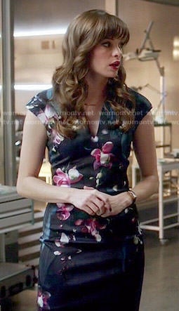 Caitlin's navy floral v-neck dress on The Flash