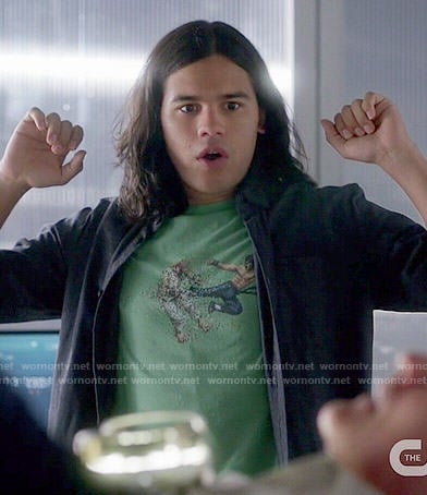 Cisco's green game graphic tee on The Flash