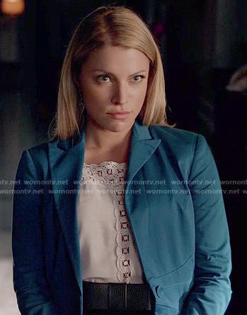 Mary Louise’s white crochet top and teal blazer on The Vampire Diaries