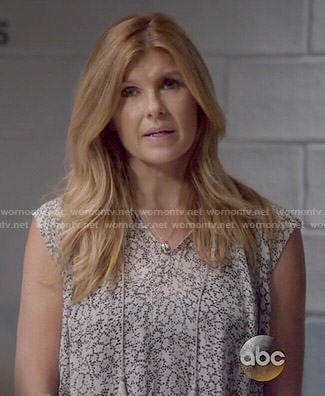 Rayna's grey floral sleeveless blouse on Nashville