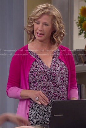 Vanessa's flower printed top and pink ombre cardigan on Last Man Standing