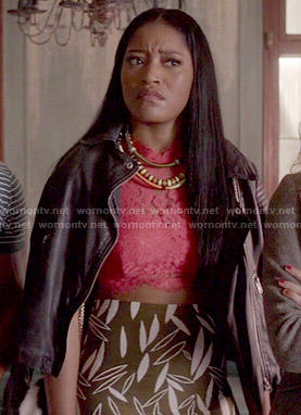 Zayday’s green leaf print skirt and red lace top on Scream Queens