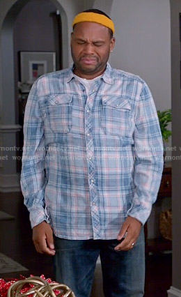 Andre's blue plaid shirt on Black-ish