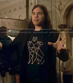 Cisco’s black Cerberus print t-shirt on The Flash