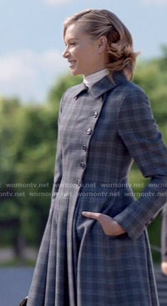 Elizabeth's grey plaid coat on Scandal