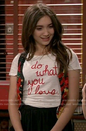 Riley’s ‘Do what you love” tee on Girl Meets World