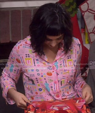 Mandy's pink sewing print pajamas on Last Man Standing