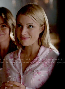 Mary Louise's pink floral pajamas on The Vampire Diaries