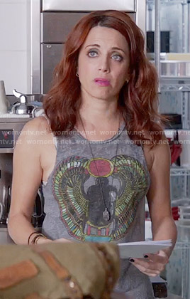 Jo's grey graphic tank top on Girlfriends Guide to Divorce