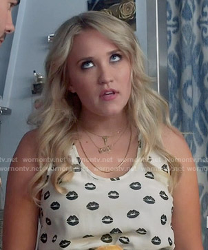 Gabi’s black and white lips print tank top on Young and Hungry