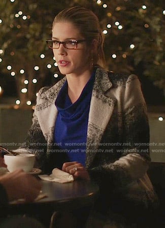 Felicity's black and white striped coat on Arrow