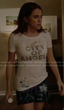 Jo’s City of Angels tee on Girlfriends Guide to Divorce