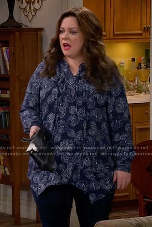 Molly's blue printed blouse on Mike and Molly