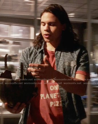 Cisco's red pizza tee on The Flash