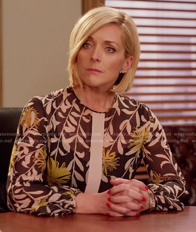 Jacqueline's black and yellow floral blouse on Unbreakable Kimmy Schmidt