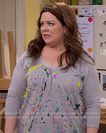 Molly’s paint splatter print top on Mike and Molly
