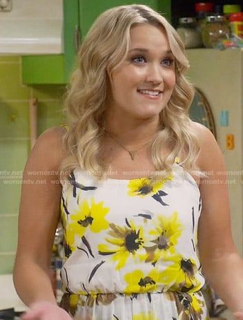 Gabi’s yellow floral romper on Young and Hungry