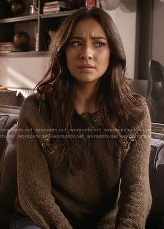 Pretty Little Liars Fashion — Emily Fields (Shay Mitchell) has an