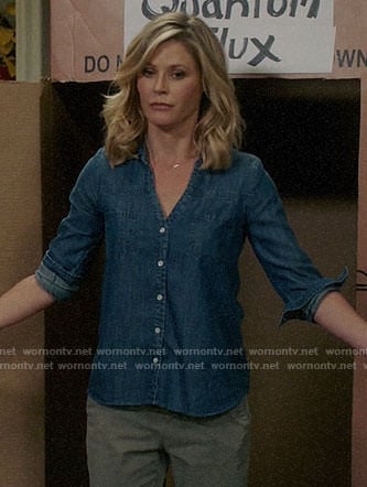 Claire’s denim button front shirt on Modern Family