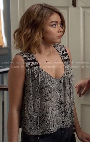 Haley’s black and white paisley print top on Modern Family