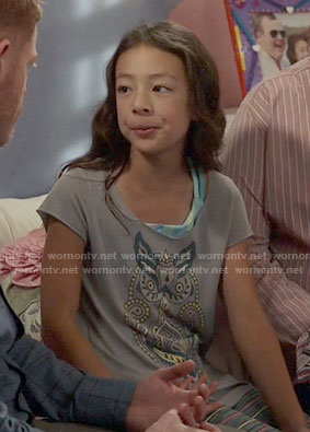 Lily's owl tee on Modern Family