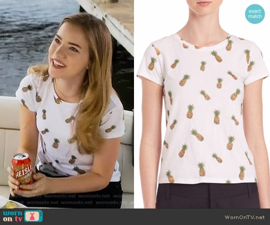 Alice + Olivia Robin Embellished Tee worn by Emma Duval (Willa Fitzgerald) on Scream