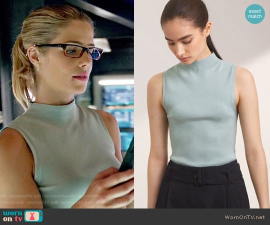 Babaton Walter Sweater in Crystal worn by Felicity Smoak (Emily Bett Rickards) on Arrow