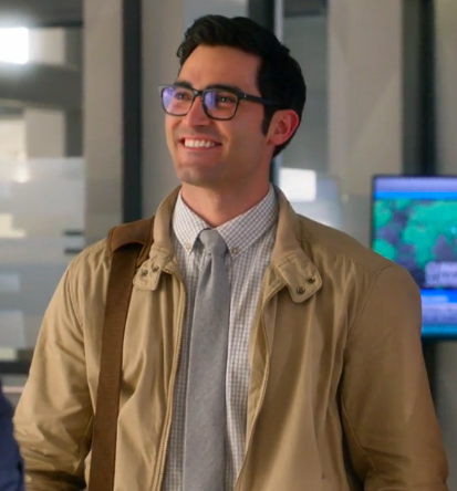 Clark’s beige jacket on Supergirl