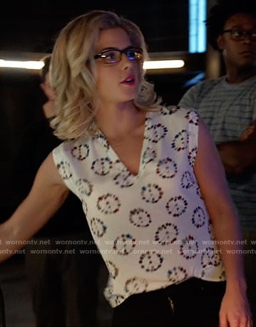 Felicity’s floral peace top on Arrow