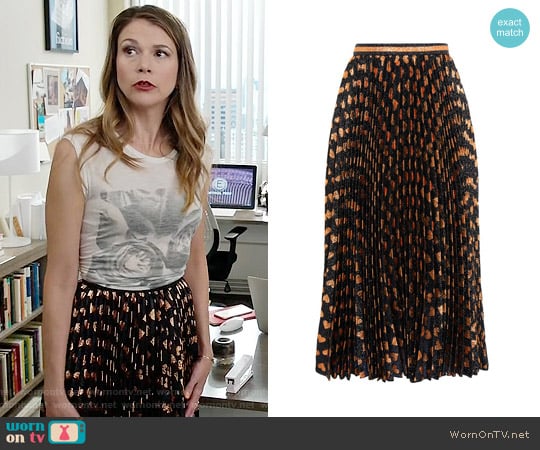 Gucci Pleated Printed Lamé Skirt worn by Liza Miller (Sutton Foster) on Younger