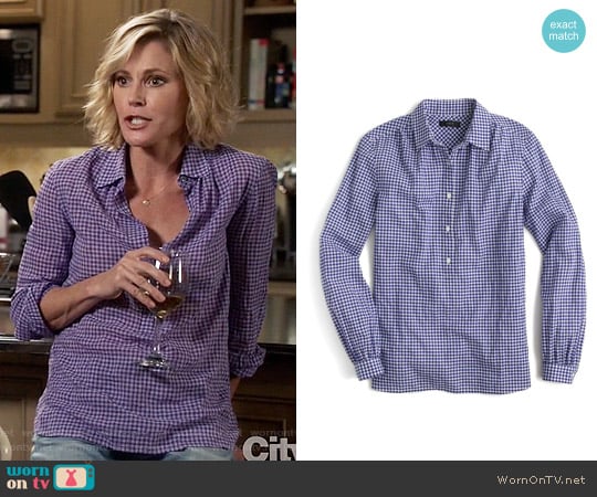 J. Crew Gathered Gingham Popover Shirt in Brunswick Blue worn by Claire Dunphy (Julie Bowen) on Modern Family