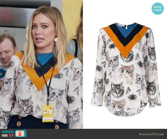Stella McCartney 'Alida' Shorts worn by Kelsey Peters (Hilary Duff) on Younger