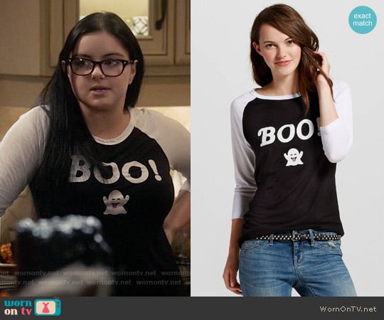 Target Halloween BOO! Ghost Emoji Raglan worn by Alex Dunphy (Ariel Winter) on Modern Family