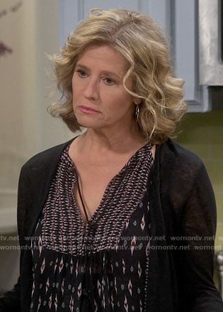 Vanessa’s black printed top on Last Man Standing