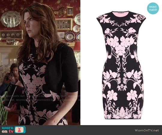 Alexander McQueen Floral-printed dress worn by Lorelai Gilmore (Lauren Graham) on Gilmore Girls