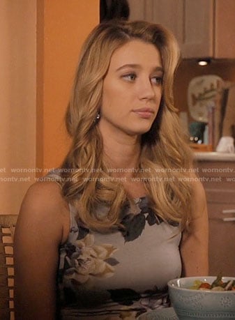 Anezka’s grey floral dress on Jane the Virgin