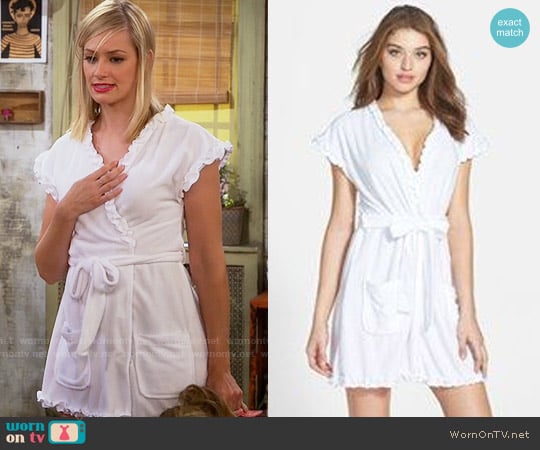 Betsey Johnson 'Vintage' Ruffle Trim Terry Robe worn by Caroline Channing (Beth Behrs) on 2 Broke Girls