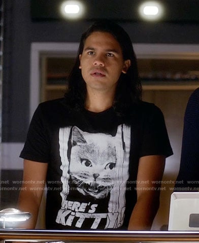 Cisco’s Here’s Kitty t-shirt on The Flash