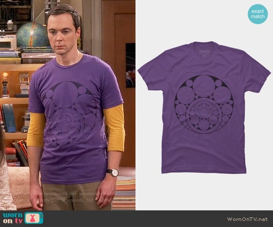 Design by Humans Fourfreak Inner Circle Tee worn by Sheldon Cooper (Jim Parsons) on The Big Bang Theory