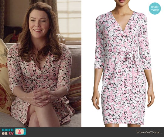 Diane von Furstenberg Julian Wrap Dress in Garden Daisy worn by Lorelai Gilmore (Lauren Graham) on Gilmore Girls