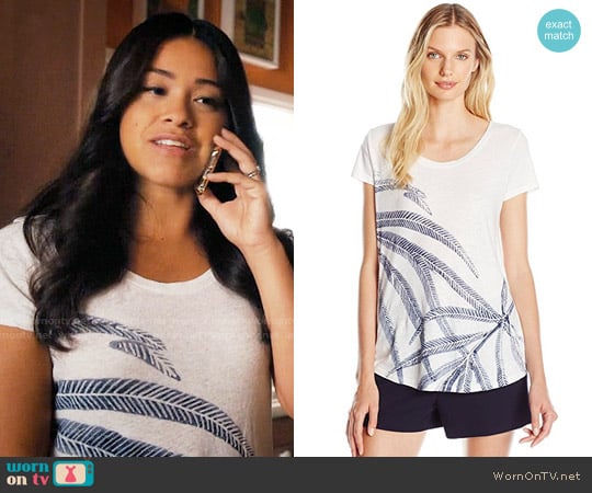 Lucky Brand Palm Fronds Tee worn by Jane Villanueva (Gina Rodriguez) on Jane the Virgin