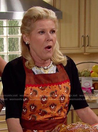 Pam’s turkey print Thanksgiving apron on The Bold and the Beautiful